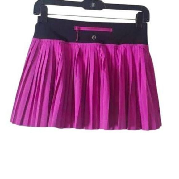 LULULEMON ATHLETICA Pleat To The Street Size 2 - Picture 4 of 5